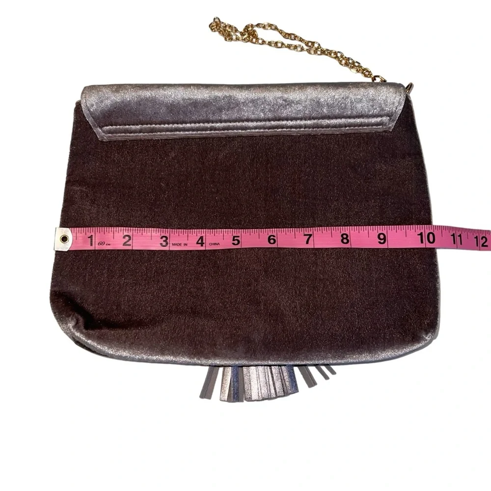 Ion Colors Brilliance Ice Lavender Velvetlike Tassled Clutch Wristlet Chain Prom